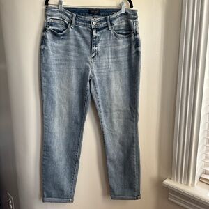 Judy Blue Light Wash Boyfriend stretch Jeans 15/32